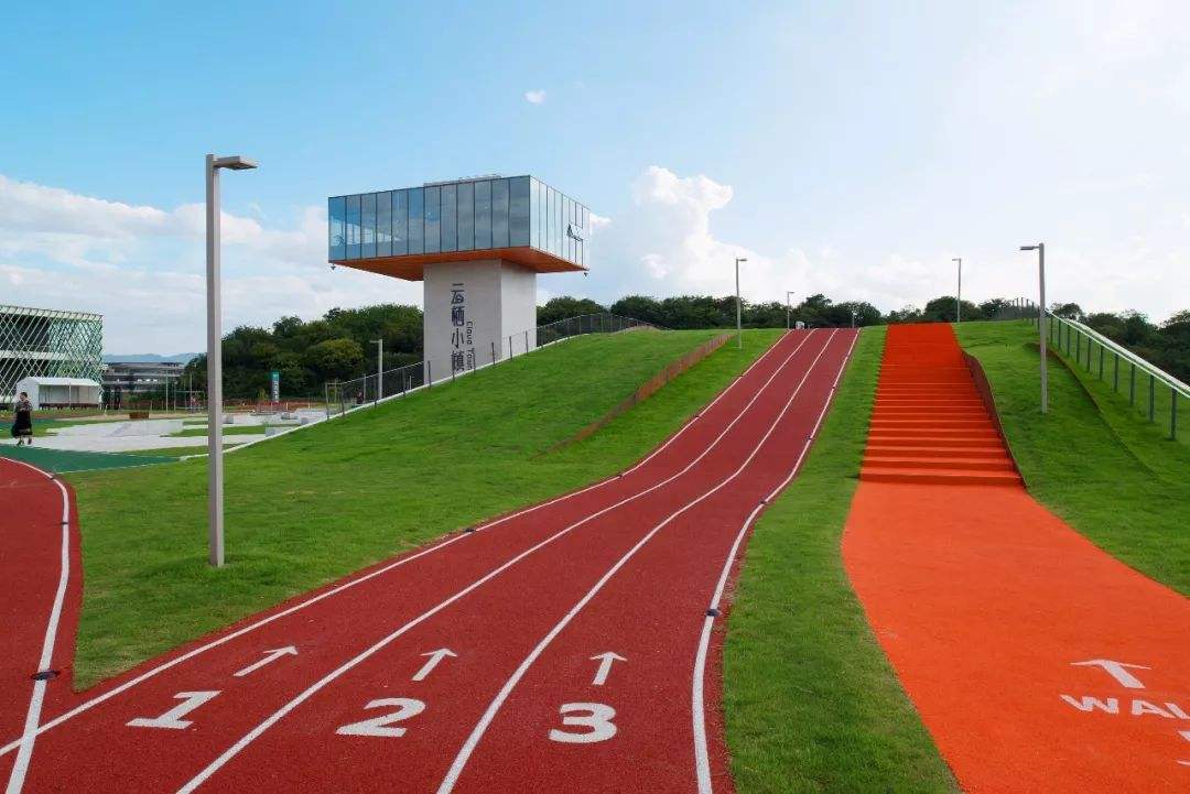對“毒跑道”說不，中小學(xué)塑膠跑道出強(qiáng)制新國標(biāo)：甲醛不得高于0.4mg