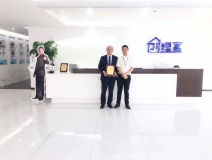 熱烈祝賀尚總、鄧總夫婦簽約創綠家四川省市級代理！