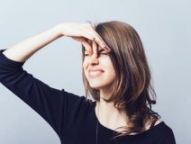 室內空氣污染導致房間里老是有一股怪味怎么辦？