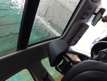 一輛汽車怎么能不受潮呢?